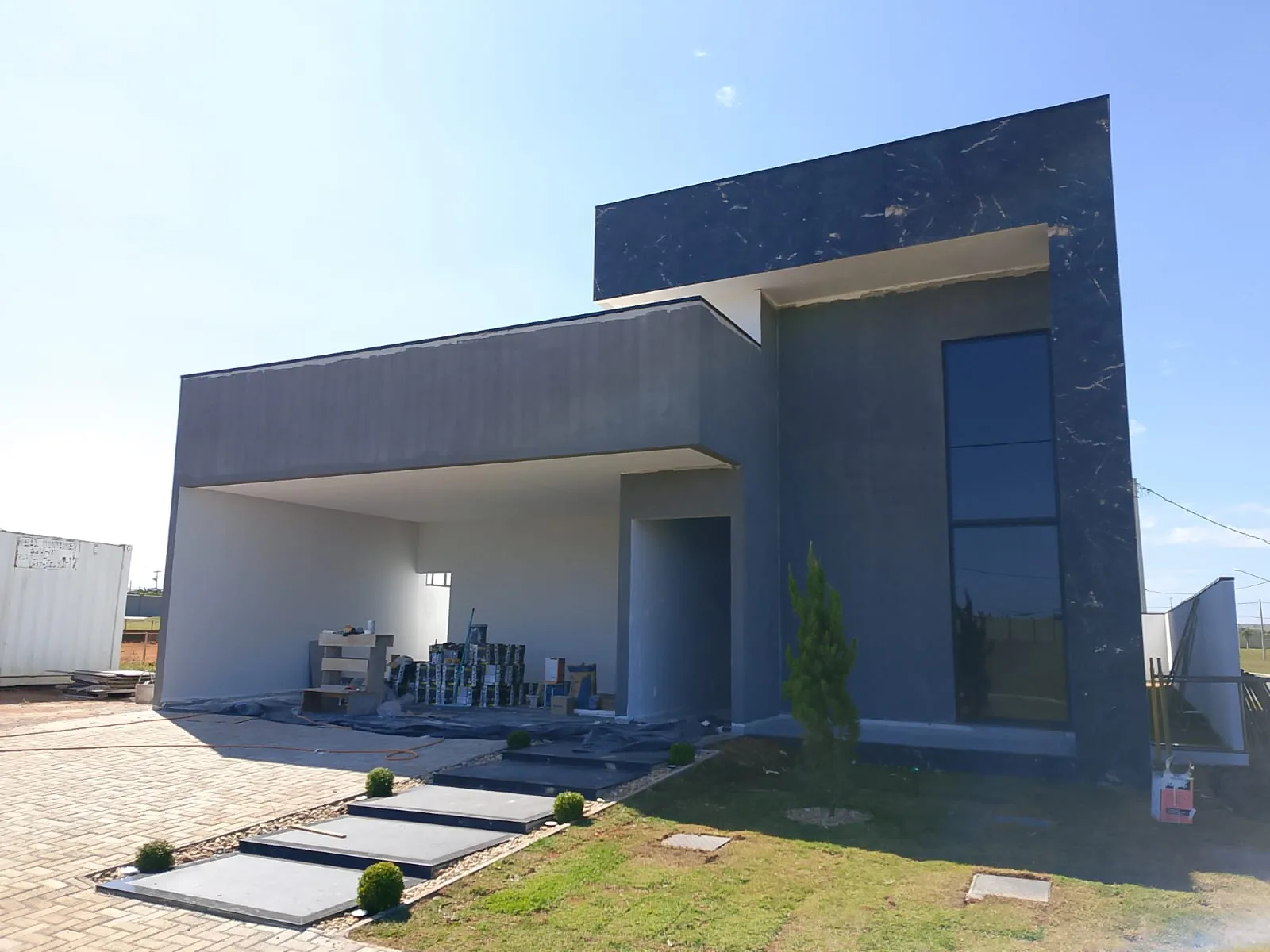 Casa em fase de obra, antes da pintura final